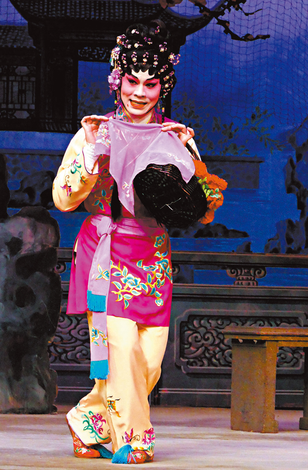 ◆ 藍天佑扮美。