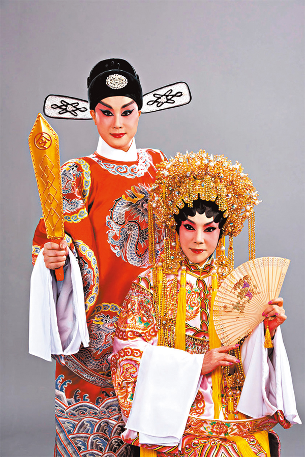 ◆ 《大紅袍》是李居明為蓋鳴暉撰寫的第11套戲。