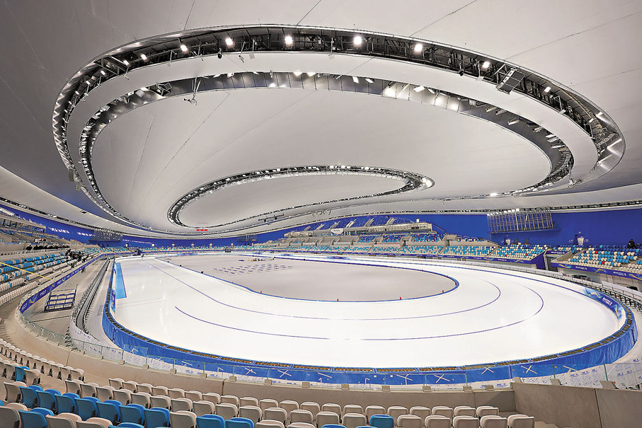 ◆ 冬奧場館「冰絲帶」採用全新的二氧化碳製冰技術，確保冰面平整，令運動員有更好發揮，因此得到「最快冰面」的美譽。 作者供圖
