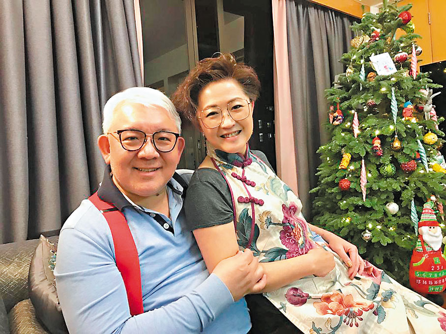 ◆叮噹朱醫生和太座楊紫荊在溫馨的家中！ 作者供圖
