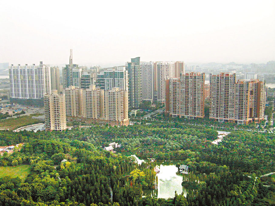 ◆許家印傳出售廣州珠江新城金碧華府25樓複式豪宅。 資料圖片