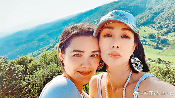 ◆ 張敏鈞(左)遺傳了媽媽的靚樣。