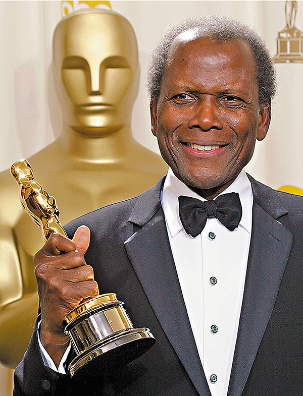 ◆薛尼波達在第74屆奧斯卡上獲頒終身成就獎。