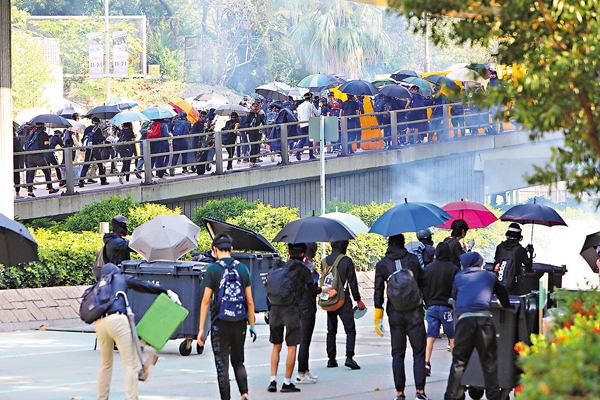 ◆大批黑暴分子於佐敦一帶堵路。  資料圖片