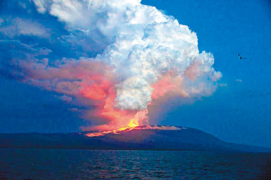 ◆ 火山爆發時會噴出大量氣體和火山灰，反射陽光，從而令氣溫降低。 資料圖片