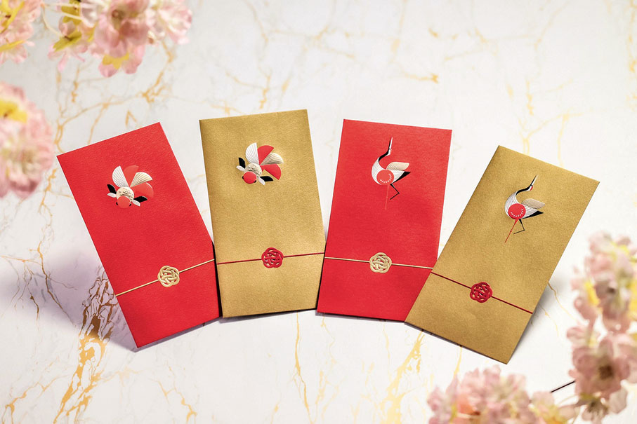 24、太古城中心 樂滿祝福  一套四款的「樂滿祝福」利是封套裝，參照傳統和風「祝儀袋」風格，印上如意「水引」繩結猶如繫上濃厚祝福。