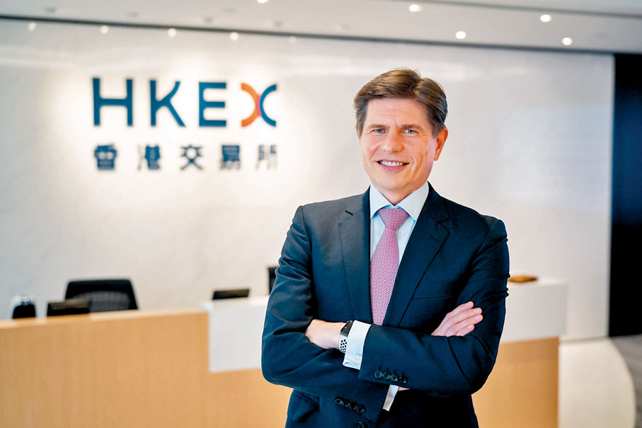 ◆歐冠昇預料未來10年內地市場的規模將超過100萬億美元，有望成為全球最大的經濟體，形容內地「金融大發展」時代已經來到。 資料圖片