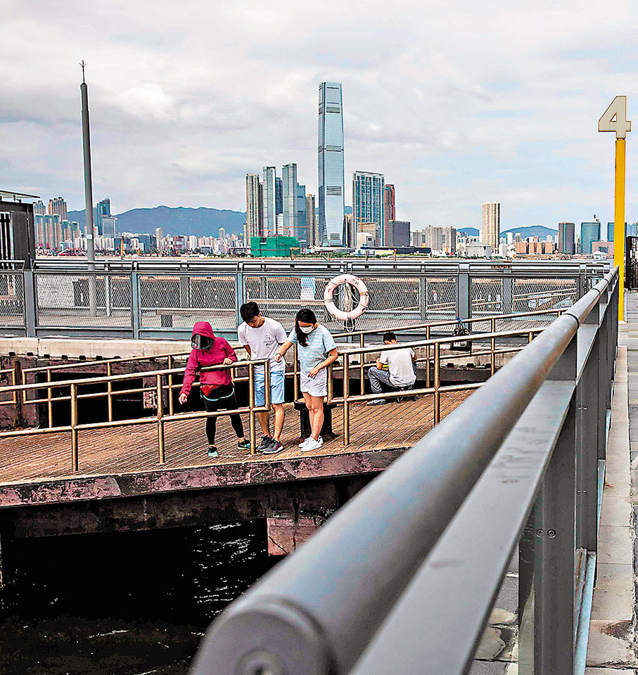 ◆ 陳學鋒以在中西區區議會參與推動發展的中西區海濱長廊為例的經歷，指自己會秉持擇善固執，推動利民建設。圖為中西區海濱長廊。 資料圖片