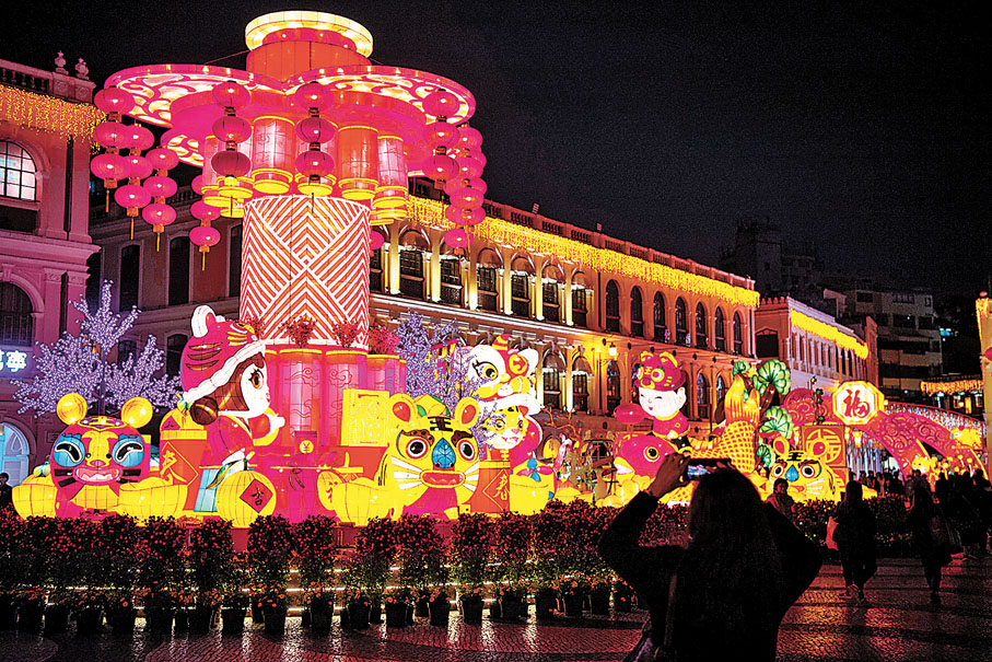 ◆澳門「虎虎生威迎新春」燈飾。