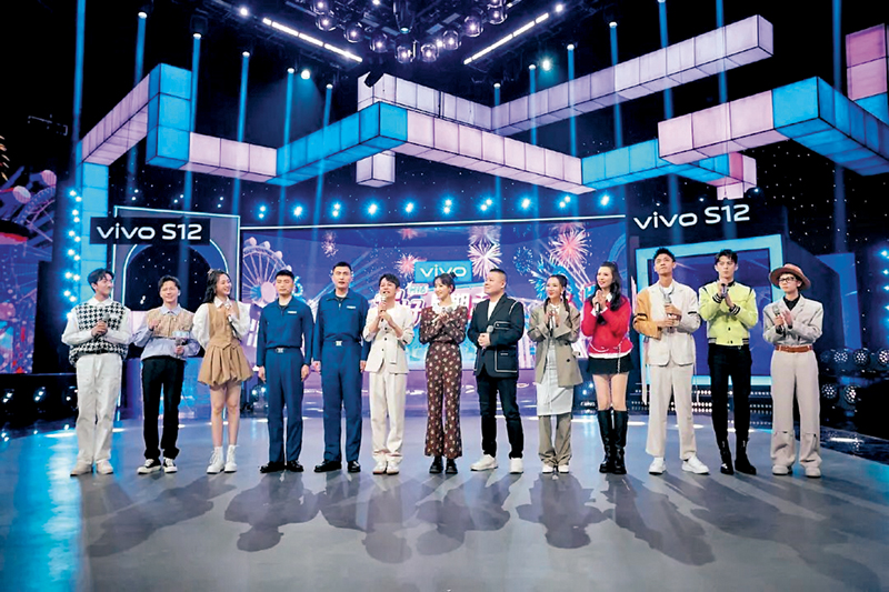 ◆ 節目由何炅主持，蔡少芬、秦霄賢、王鶴棣、布瑞吉等人作為常駐嘉賓。