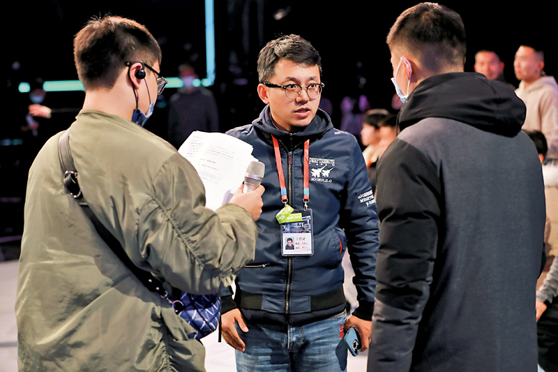 ◆節目製片人劉建立鼓勵年輕導演團隊的好奇心。