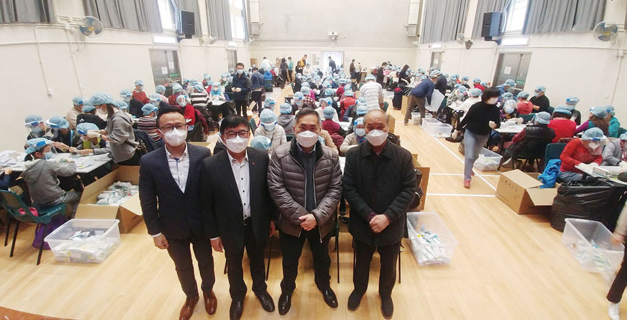 ◆廣總首長在將軍澳景林鄰里社區中心為義工們打氣。