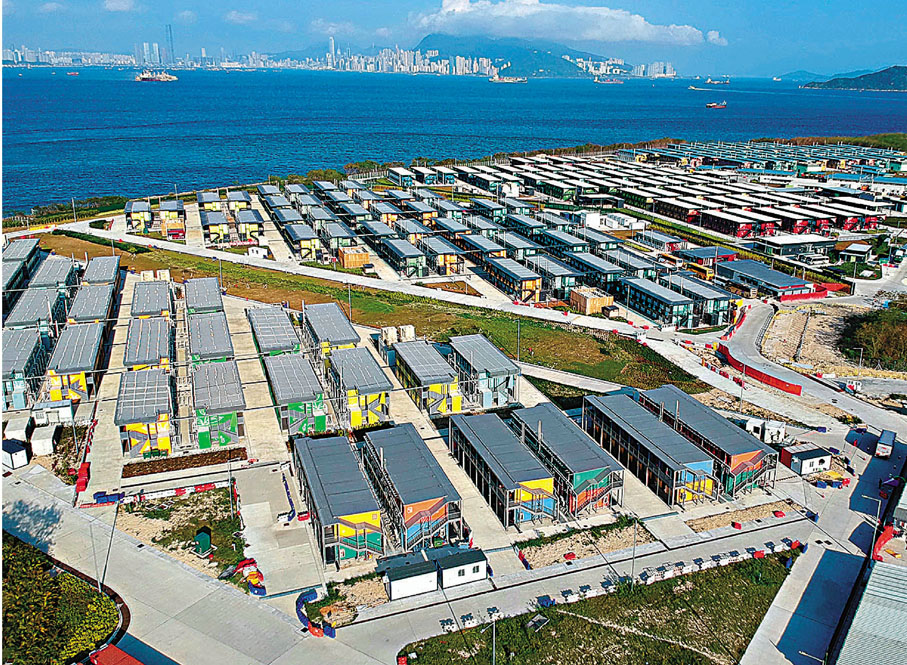 ◆特區政府加快安排於竹篙灣一期隔離檢疫的密切接觸者返家隔離，截至昨日凌晨已有606名密切接觸者居家隔離。圖為竹篙灣檢疫中心。 資料圖片