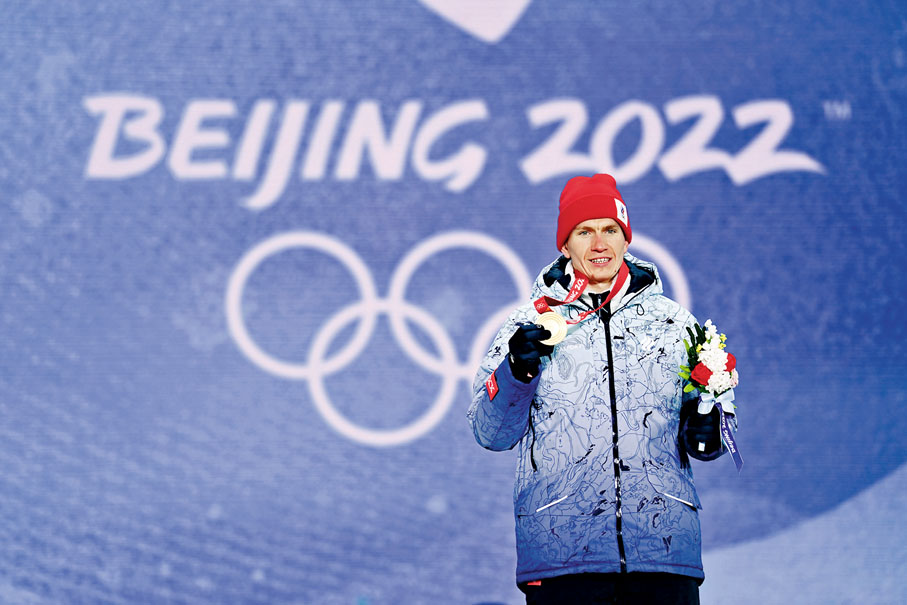 ◆亞歷山大．博利舒諾夫在奪冠後慶祝。 新華社