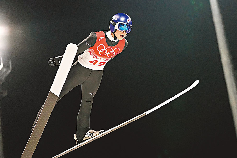 ◆小林陵侑在比賽中。 新華社