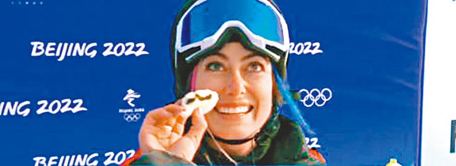 ◆馬耳他選手珍妮絲．斯皮泰里在比賽期間吃豆包。