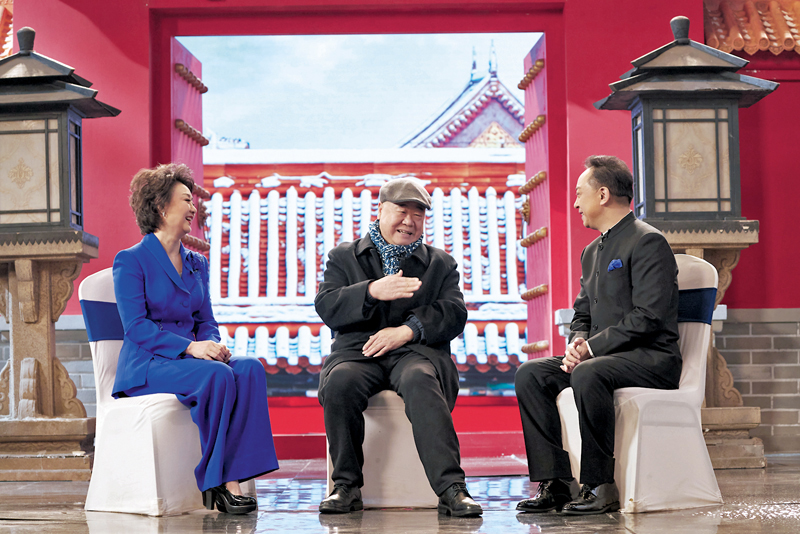 ◆著名作家莫言（中）與京劇名家于魁智（右）、李勝素展開精彩對談。