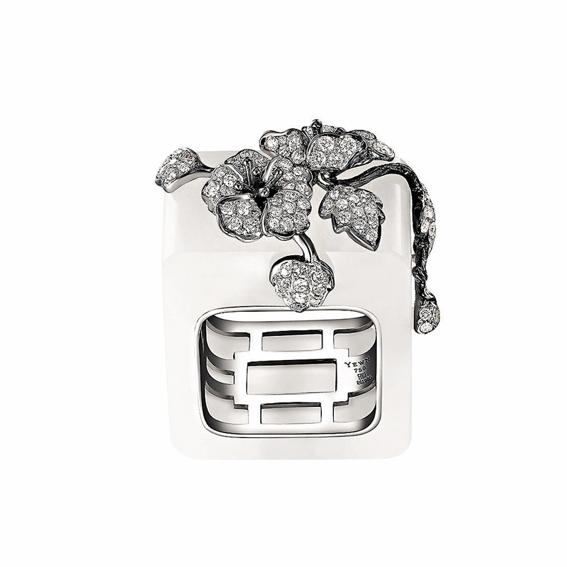 ◆取材自明代畫家唐寅《臨水芙蓉圖》的戒指。