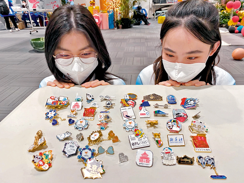 ◆王藝儒（右）和張藝饉已是當之無愧的徽章「富豪」。 香港文匯報記者郭正謙  冬奧傳真