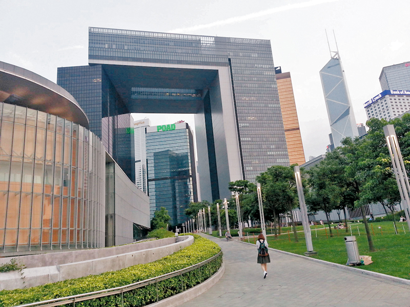 ◆各大型會計行皆預測，政府財年財赤遠比之前的預計為低，因此有較大的空間推出各項疫情救助及刺激經濟措施。 資料圖片