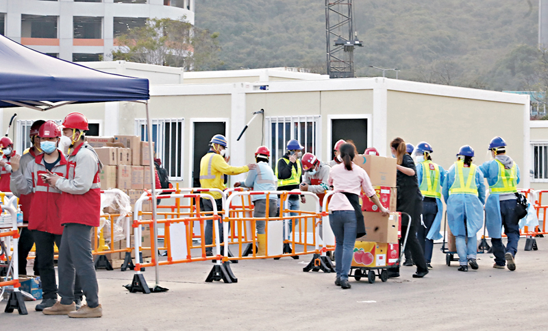 ◆青衣海暉重櫃場上興建的方艙醫院。香港文匯報記者  攝
