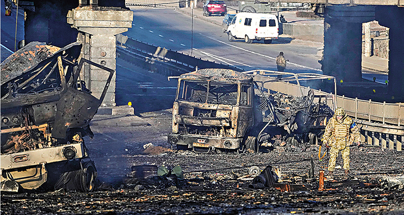 ◆ 俄羅斯稱在行動中打擊的是烏克蘭的軍事設施、防空目標、軍用機場及陸軍航空兵，沒有危及平民的意圖。美聯社