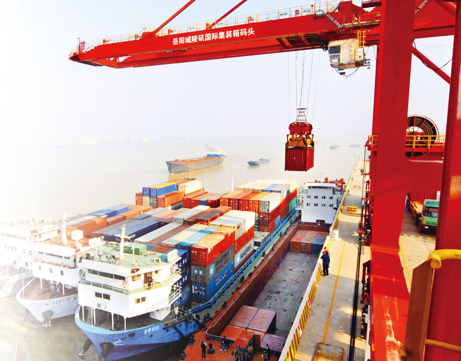 ◆ 素有「長江中游第一磯」之稱的岳陽城陵磯新港區。