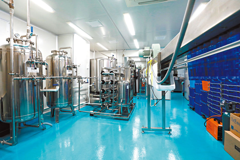 ◆ 廠房度身打造自動化和智能化的生產線，確保產品安全及可溯源性。