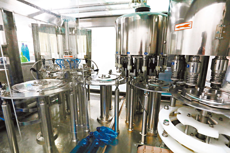 ◆ 智能生產線將大大提升效率及產能，預計人手方面可由過往20人縮減到10至12人。