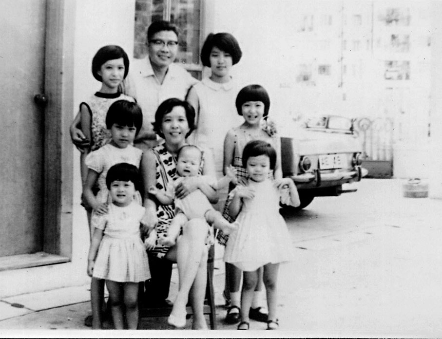 ◆蔣震與妻子張俊芳育有六女一子。資料圖片