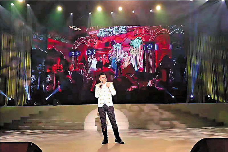 ◆他前幾年返港在亞洲電視台慶節目中再展「白浪哥」風采。