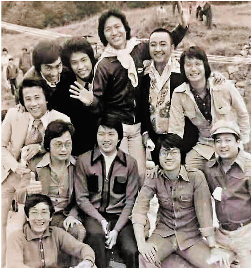 ◆李道洪在上世紀七十年代與一班《歡樂今宵》的同事合照。