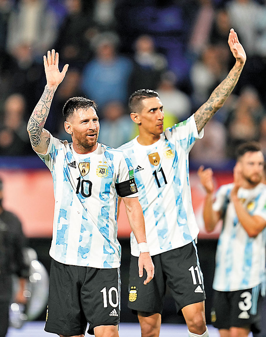 ◆美斯（左）與迪馬利亞在比賽中各入一球。 美聯社