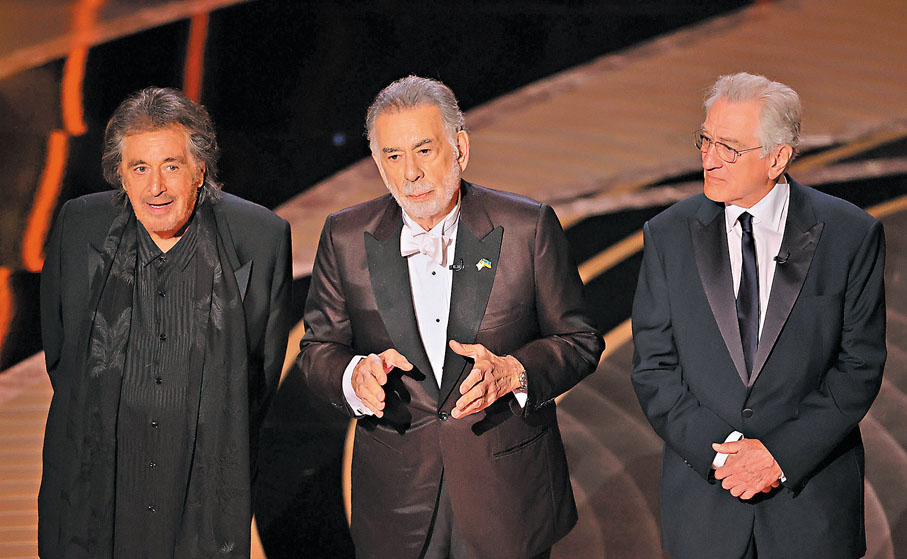 ◆左起：阿爾柏仙奴、哥普拉以及羅拔迪尼路難得同台發言。