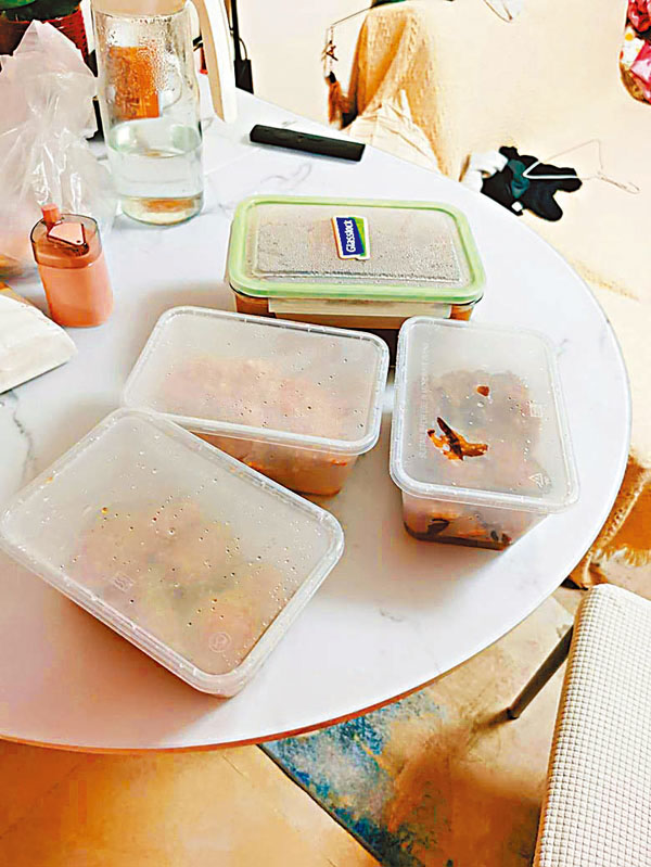 ◆嚴太為確診家庭下廚烹調「三餸一湯」，希望他們有充足營養恢復健康。 受訪者供圖