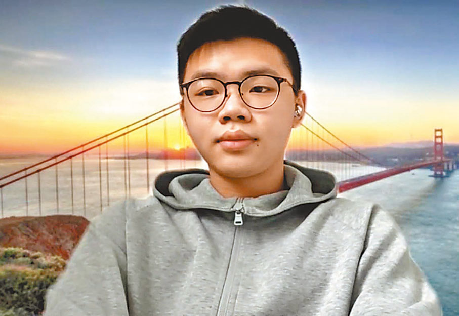 ◆ 張兆昇指義教平台針對數學卷甲一甲二部分，更契合他的需要。 中大義教平台