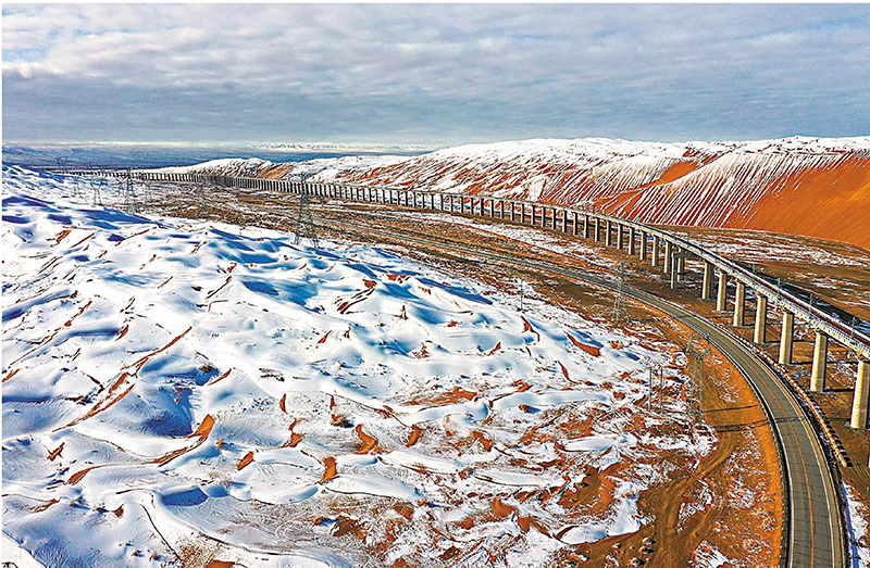 ◆庫姆塔格沙漠雪景