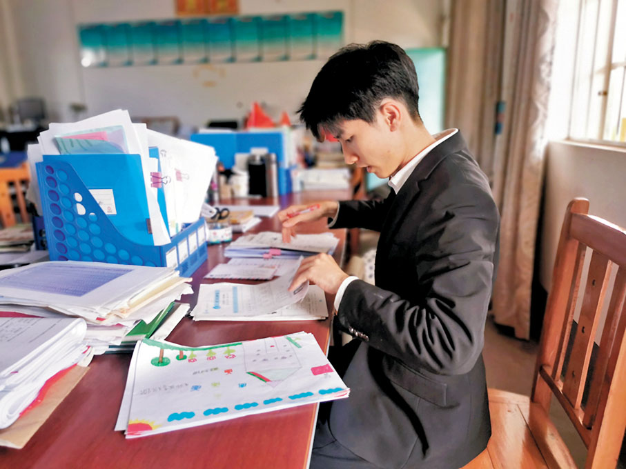 ◆ 對賴家益來說，目前教書育人仍是他最主要的工作。香港文匯報記者曾萍 攝