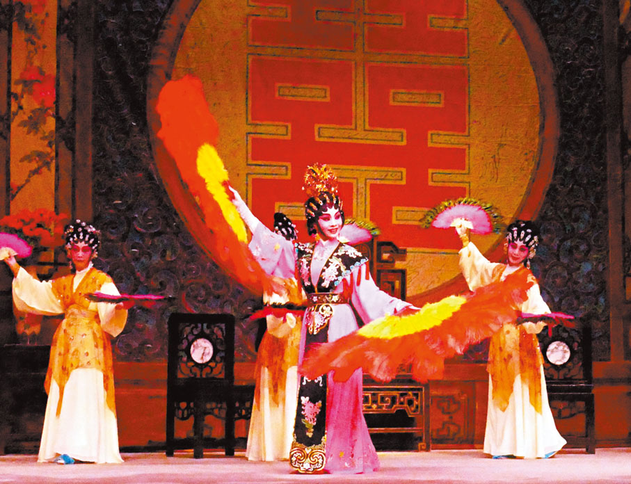 ◆林穎施能歌善舞。