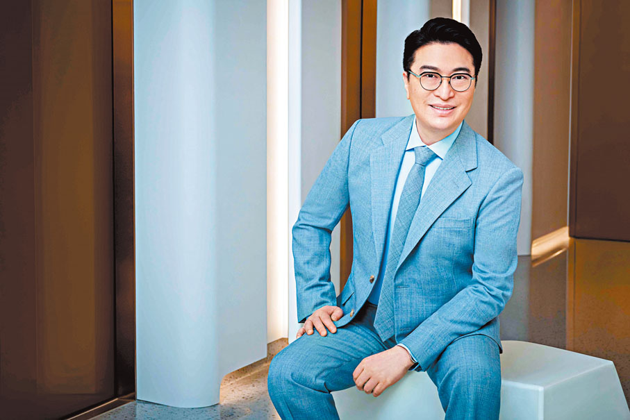 恒基兆業地產集團主席李家誠：過去一個月的發展，正好證明即使疫情有多嚴峻，我們只要齊心，所有人都多走一步，總有能力應付一切挑戰，解決所有困難，打贏這場疫戰。