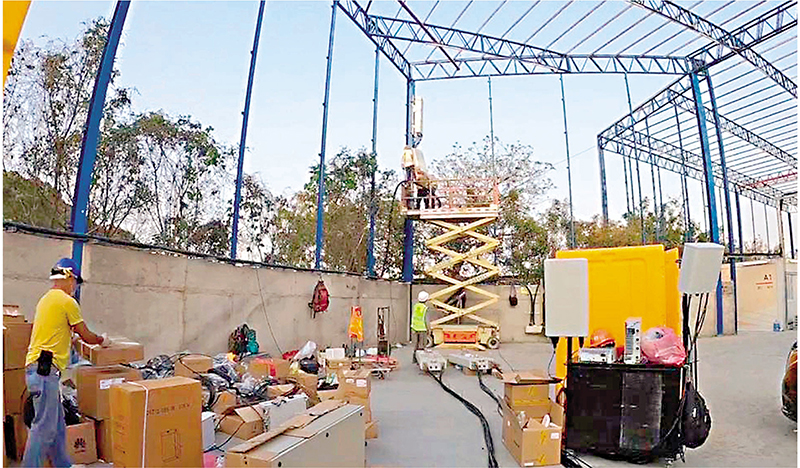 香港電訊為洪水橋方艙醫院興建5G流動網絡基站。