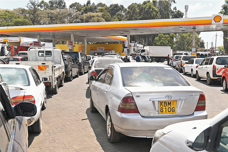 ◆俄烏衝突刺激全球油價上升。圖為4月4日肯尼亞油站。 法新社