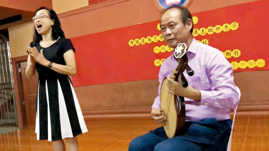 ◆李志雄2018年曾考察泰北華文學校並即場表演。