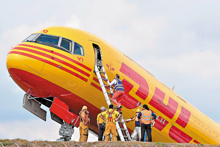 ◆ 兩名機師安全逃生。法新社