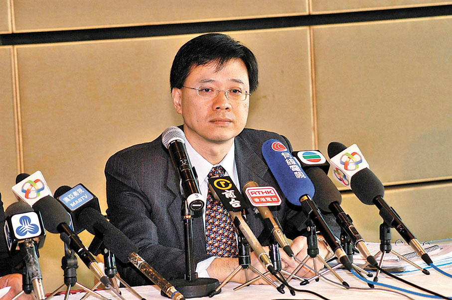 ◆ 時任警務處助理處長的李家超在記者會上通報徐步高案。 資料圖片