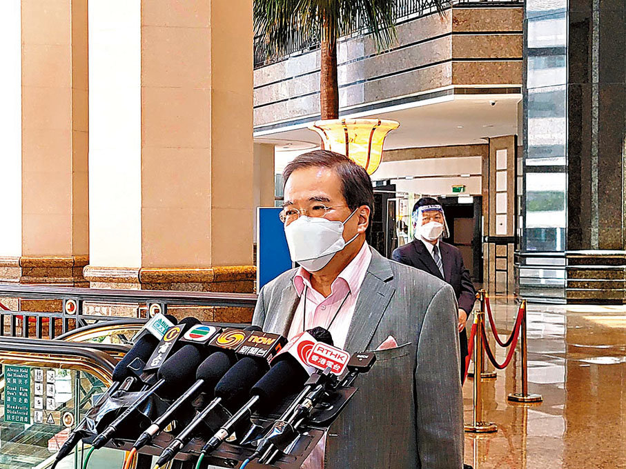 ◆胡定旭提名李家超參選。 大公文匯全媒體記者  攝