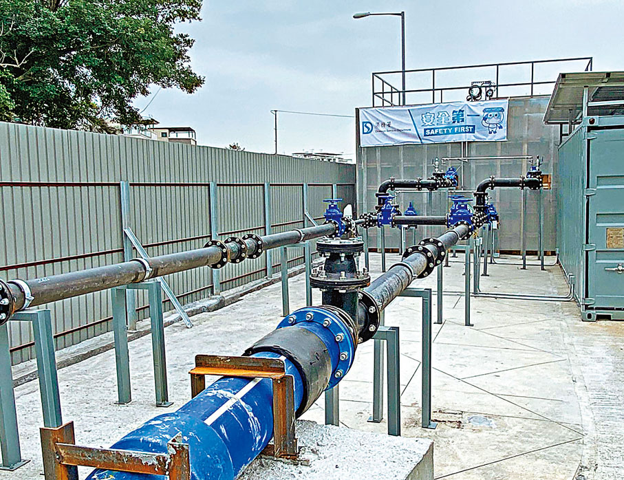 ◆渠務署聯同承建商在7天內為新田社區隔離設施接駁新建公共排污系統。 網誌圖片