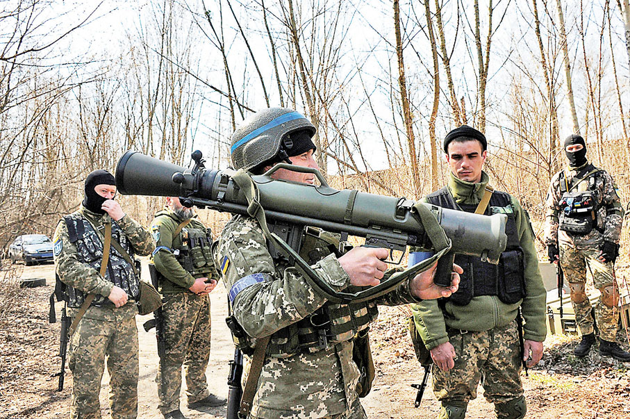 ◆美國大幅擴大向烏克蘭提供武器對抗俄軍。 美聯社