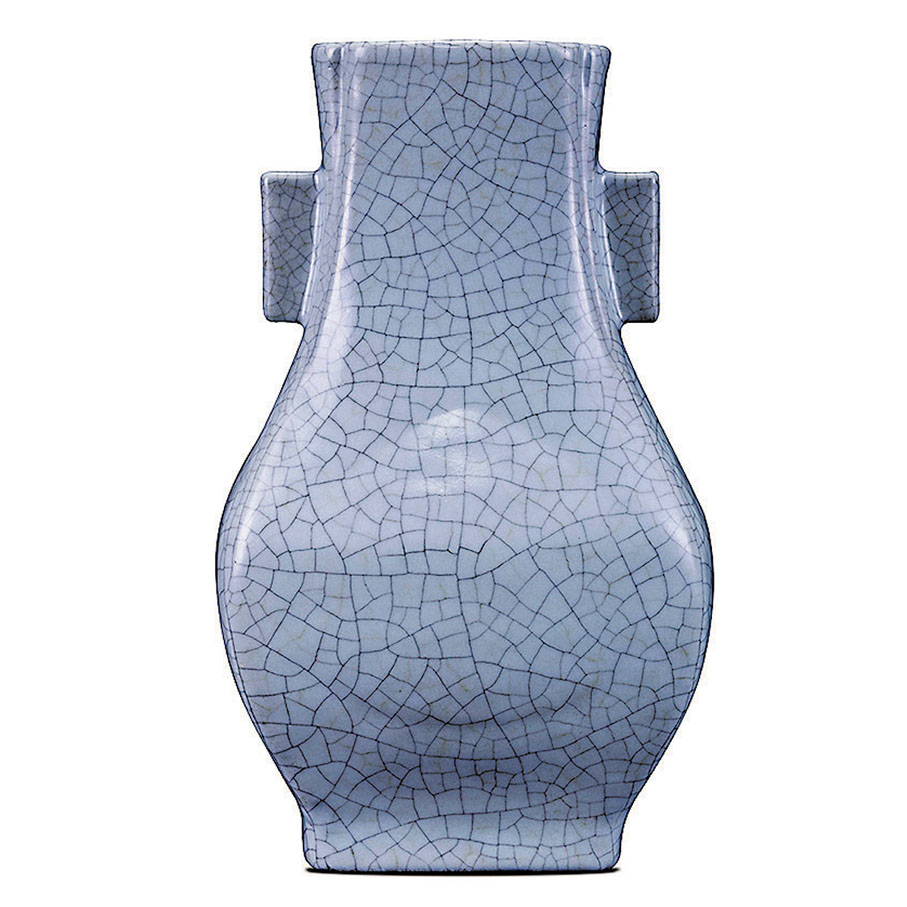 ◆清乾隆仿哥釉貫耳瓶。