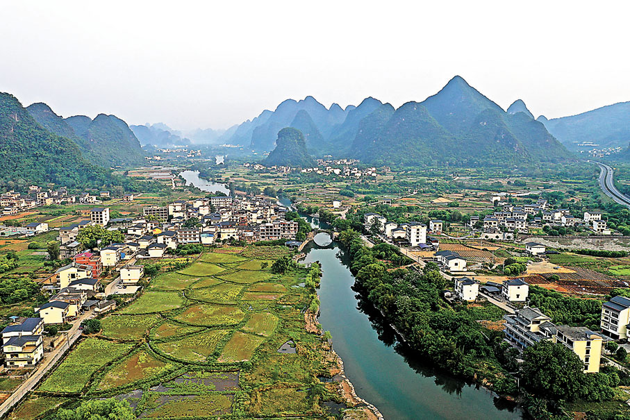 ◆廣西陽朔遇龍河景色